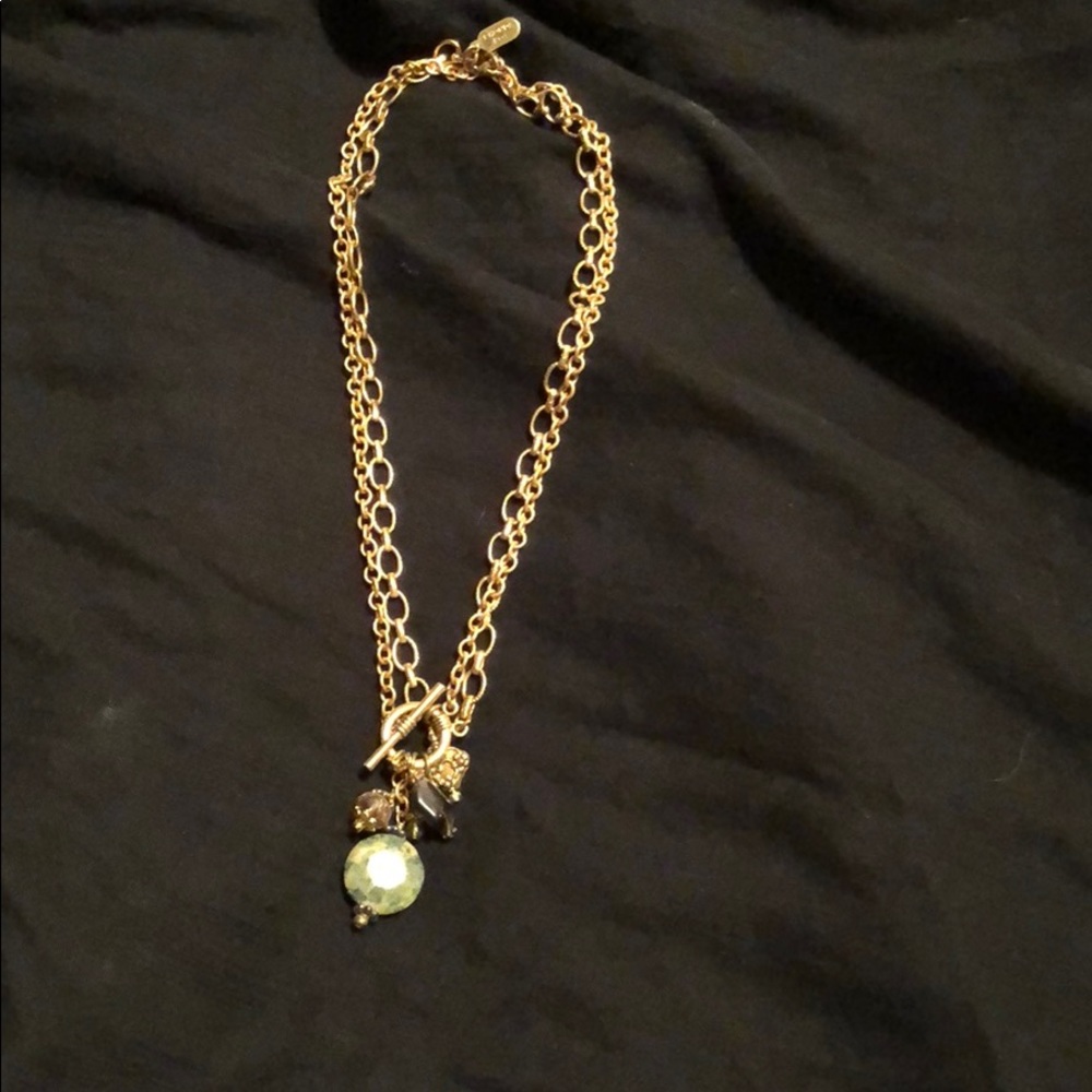 Fashion toggle necklace with 3 glass gemstones